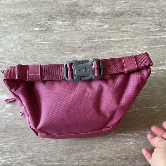 The North Face Jester Lumbar Pack/Fanny pack in Red Violet/TNF White (pink) - Picture 3 of 11